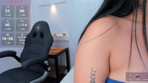 Snapshot of zenda_evans chatting on 05-15-26, 02:18 Zenda Evans online show from 05-15-26, 02:18