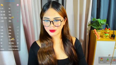 Snapshot of zendaya_amore chatting on 12-16-24, 04:23 Zendaya online show from 12-16-24, 04:23