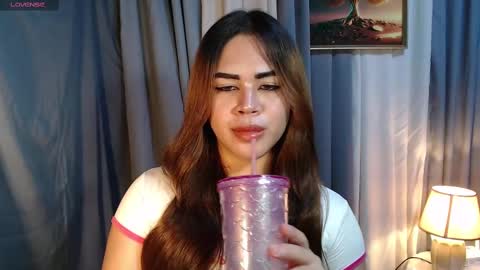 Snapshot of zendaya_amore chatting on 03-03-25, 05:18 Zendaya online show from 03-03-25, 05:18