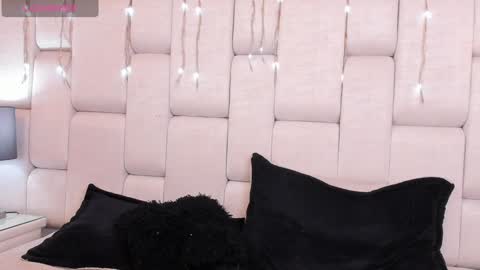 Snapshot of zendayagreey chatting on 01-03-25, 10:19 Zendaya online show from 01-03-25, 10:19