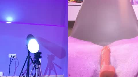 Snapshot of zendayagreey chatting on 11-08-25, 09:42 Zendaya online show from 11-08-25, 09:42