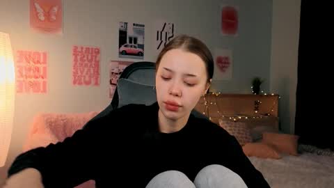 Snapshot of zeneexe chatting on 03-04-26, 07:53 Lara online show from 03-04-26, 07:53