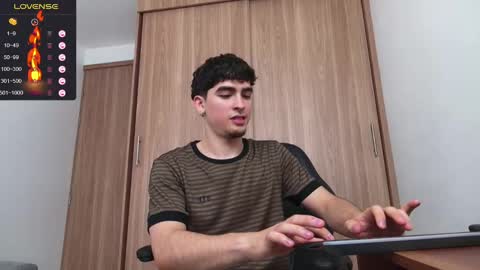 Snapshot of zenn_rush chatting on 12-21-24, 06:44 Zenn online show from 12-21-24, 06:44