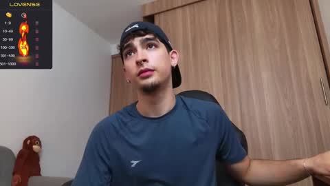 Snapshot of zenn_rush chatting on 12-23-24, 12:30 Zenn online show from 12-23-24, 12:30