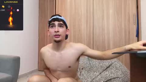 Snapshot of zenn_rush chatting on 12-28-24, 03:15 Zenn online show from 12-28-24, 03:15