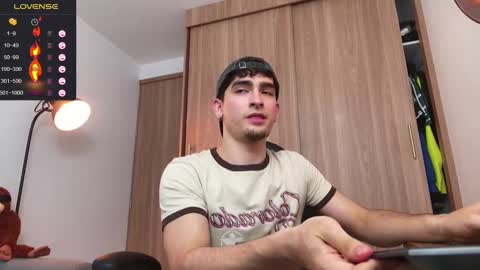 Snapshot of zenn_rush chatting on 01-02-25, 07:40 Zenn online show from 01-02-25, 07:40