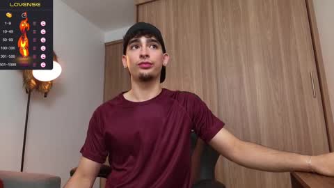 Snapshot of zenn_rush chatting on 01-12-25, 12:23 Zenn online show from 01-12-25, 12:23