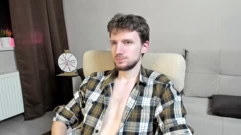 Snapshot of zepanl chatting on 11-23-25, 08:52 Andrew online show from 11-23-25, 08:52