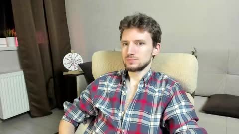 Snapshot of zepanl chatting on 11-25-25, 08:31 Andrew online show from 11-25-25, 08:31