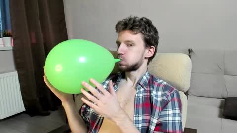 Snapshot of zepanl chatting on 11-26-25, 08:37 Andrew online show from 11-26-25, 08:37