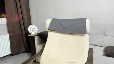 Snapshot of zepanl chatting on 11-26-25, 08:43 Andrew online show from 11-26-25, 08:43