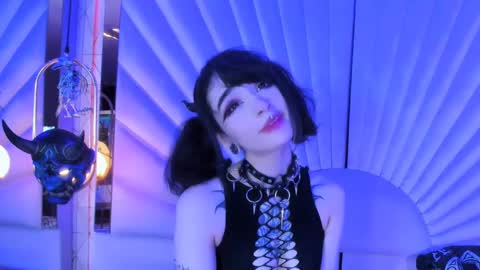    online show from 02-11-25, 01:41