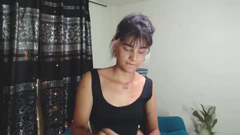 Snapshot of zero__o chatting on 02-19-25, 02:01 ZERO online show from 02-19-25, 02:01