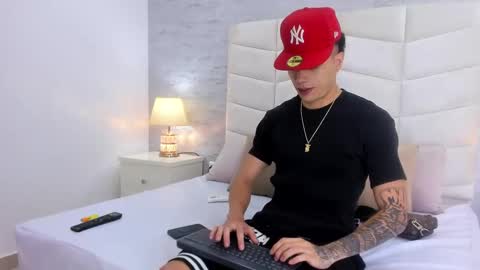 Sebas online show from 10-08-25, 03:26