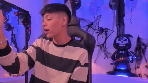 zeus_blaze online show from 10-14-25, 04:24