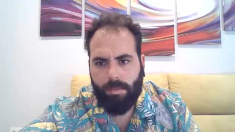 Snapshot of zeusateneo chatting on 10-04-25, 10:35 Zeus online show from 10-04-25, 10:35