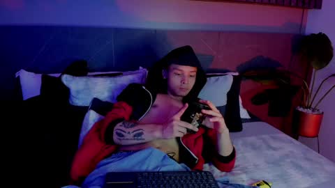 zeus online show from 02-01-25, 02:37