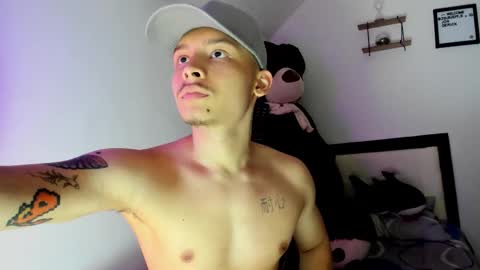 Snapshot of zeusjeff chatting on 11-07-25, 08:42 zeus online show from 11-07-25, 08:42