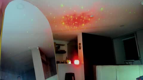 Snapshot of zeusjeff chatting on 11-15-25, 06:44 zeus online show from 11-15-25, 06:44