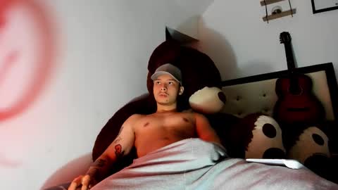 Snapshot of zeusjeff chatting on 12-03-25, 08:29 zeus online show from 12-03-25, 08:29