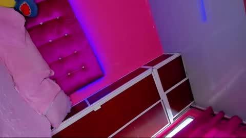 Snapshot of zeuss_x chatting on 03-09-26, 10:25 Aisha Alejandra Rosse Deus online show from 03-09-26, 10:25