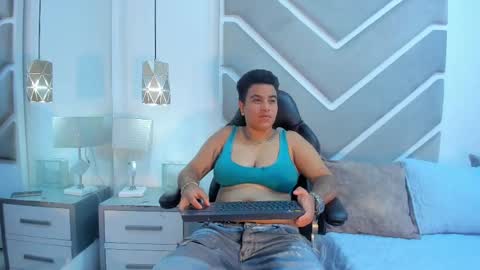 Snapshot of zeussmithh chatting on 10-07-25, 01:41 zeussmithh online show from 10-07-25, 01:41