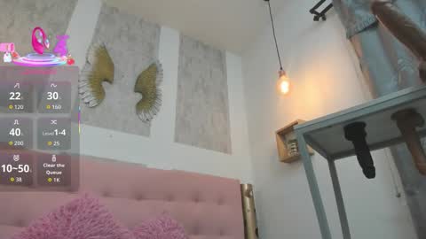 ZHAMIRA  ANDRES online show from 09-24-25, 10:35