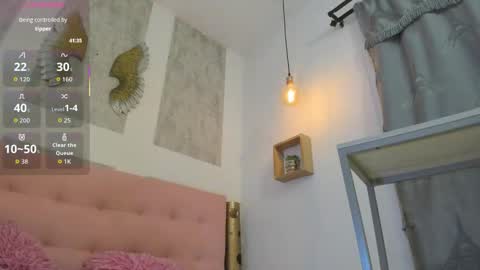 ZHAMIRA  ANDRES online show from 09-28-25, 09:31