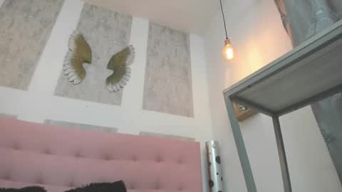 ZHAMIRA  ANDRES online show from 02-23-26, 01:47