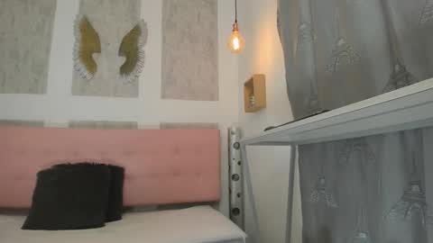 ZHAMIRA  ANDRES online show from 03-15-26, 08:04