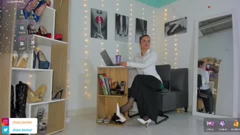 Snapshot of zhara_becherovka chatting on 01-17-25, 06:12 Zhara online show from 01-17-25, 06:12