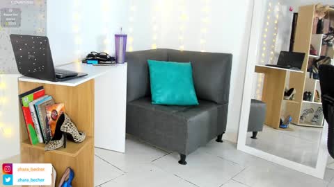 Snapshot of zhara_becherovka chatting on 01-25-25, 06:46 Zhara online show from 01-25-25, 06:46