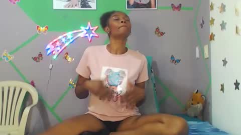 Snapshot of zharick_smithx chatting on 01-18-25, 08:41 zharick online show from 01-18-25, 08:41