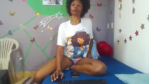 Snapshot of zharick_smithx chatting on 03-05-25, 08:32 zharick online show from 03-05-25, 08:32