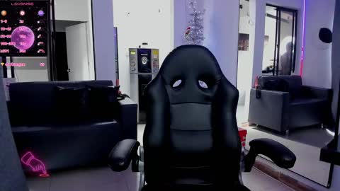 zhoestrong online show from 12-12-24, 05:04