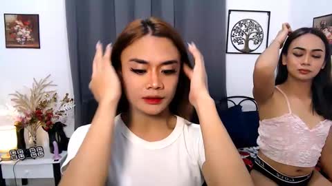 Snapshot of zialustts chatting on 03-05-25, 04:02 Zia online show from 03-05-25, 04:02