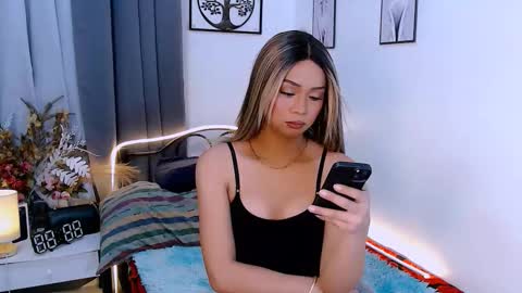 Snapshot of zialustts chatting on 10-18-25, 07:31 Zia online show from 10-18-25, 07:31