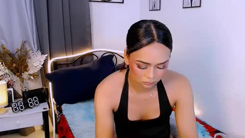 Snapshot of zialustts chatting on 10-24-25, 02:08 Zia online show from 10-24-25, 02:08