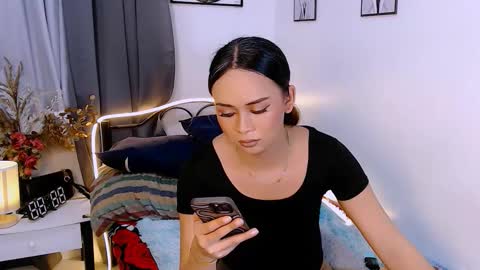 Snapshot of zialustts chatting on 10-25-25, 06:13 Zia online show from 10-25-25, 06:13