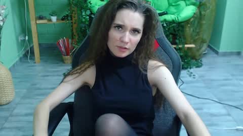 zianichols online show from 02-06-25, 11:04