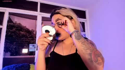 zihaadams_ online show from 04-24-26, 08:44