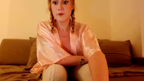 Snapshot of zina_sofia chatting on 05-19-26, 12:16 Sofia online show from 05-19-26, 12:16