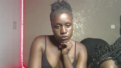 Snapshot of zinadine_ chatting on 01-09-26, 03:37 Zinadine online show from 01-09-26, 03:37