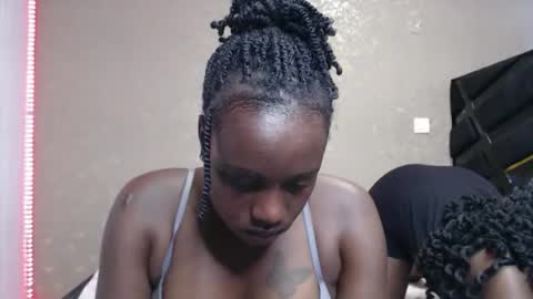 Snapshot of zinadine_ chatting on 01-13-26, 06:18 Zinadine online show from 01-13-26, 06:18