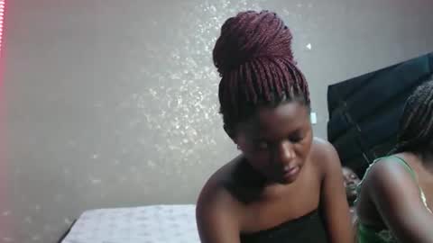 Snapshot of zinadine_ chatting on 02-24-26, 06:06 Zinadine online show from 02-24-26, 06:06