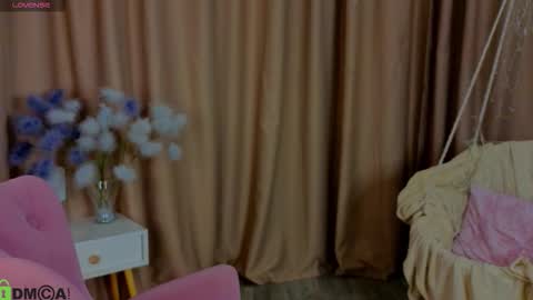 Zlata  Mon Tue Thu Fri Sun Sa GMT 3 0000pm - 0600pm  online show from 11-17-25, 10:04