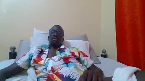 Snapshot of zlatann2012 chatting on 09-23-25, 12:35 Zlatann2012 online show from 09-23-25, 12:35