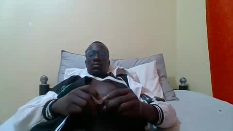 Snapshot of zlatann2012 chatting on 09-25-25, 09:40 Zlatann2012 online show from 09-25-25, 09:40