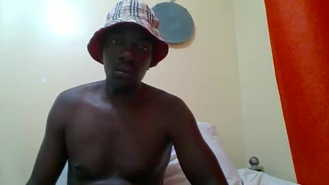 Snapshot of zlatann2012 chatting on 10-10-25, 07:02 Zlatann2012 online show from 10-10-25, 07:02