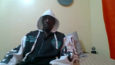 Snapshot of zlatann2012 chatting on 10-17-25, 01:53 Zlatann2012 online show from 10-17-25, 01:53